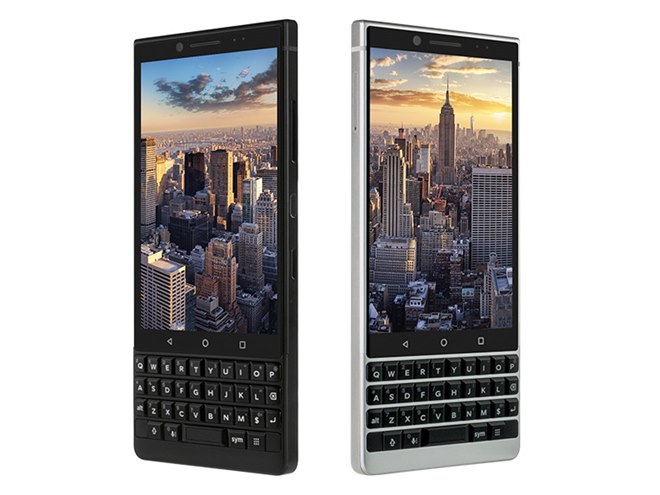 物理キー付きスマホ「BlackBerry KEY2」、国内3大キャリア対応で今夏