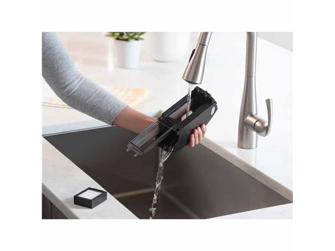 アイロボット、Wi-Fi対応ロボット掃除機「ルンバe5」を49,880円で発売