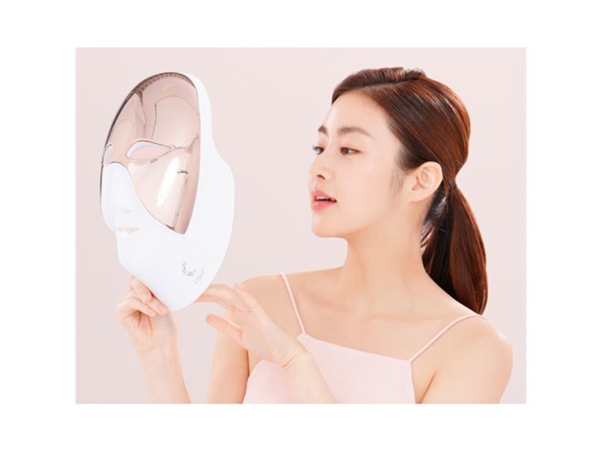 見た目のインパクト大、最新LEDマスク「セルリターンプレミアムマスク