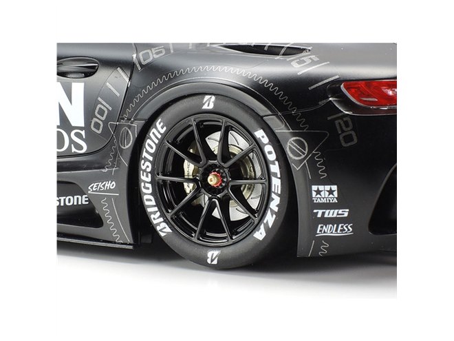 SUPER GT 2018年”でGT300チャンピオンを獲得した「LEON CVSTOS AMG