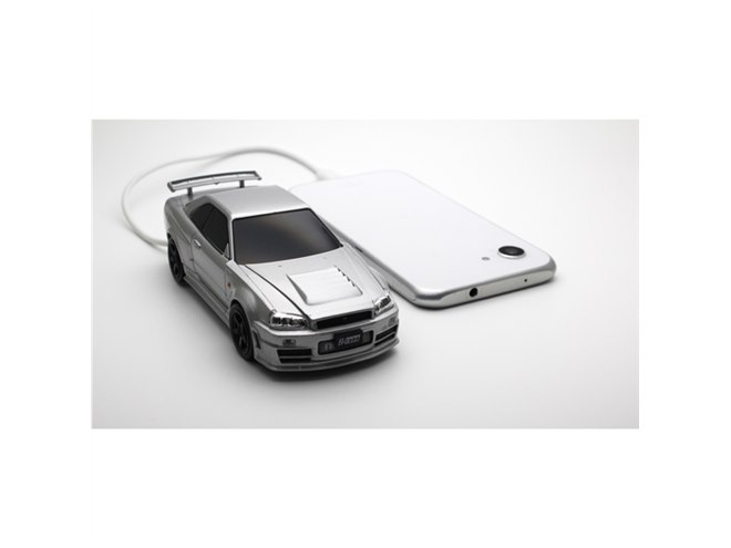 日産スカイラインGT-R R34型」がモチーフの4500mAhモバイルバッテリー
