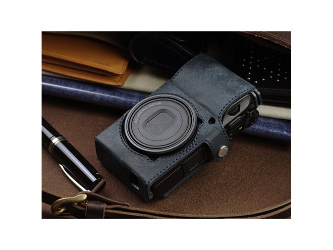 ユリシーズ 、「RICOH GR III」専用のシンプルなレザーケース - 価格.com
