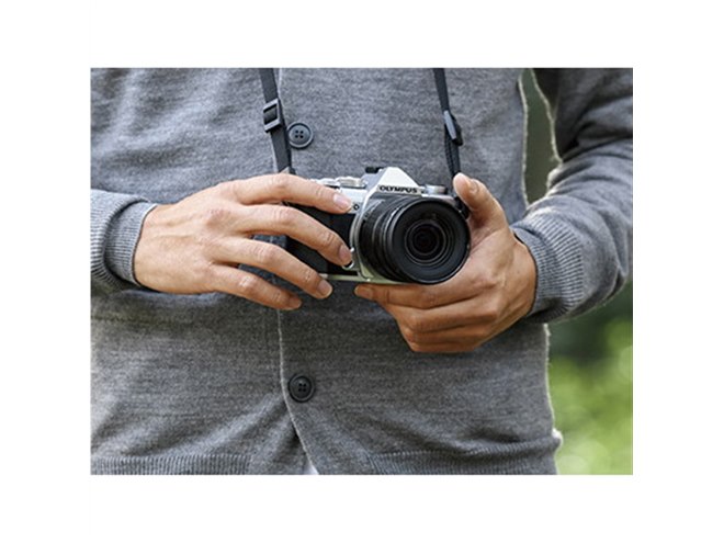 オリンパス、「OM-D E-M5 Mark III 12-45mm F4.0 PROキット」を6/26