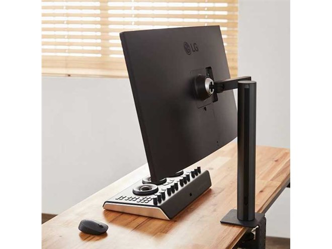 LG、アームスタンドを採用した31.5型4K液晶ディスプレイ「32UN880-B