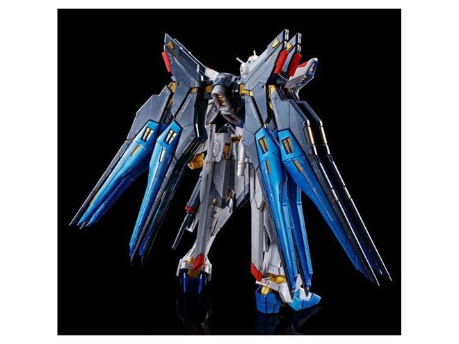 チタニウムフィニッシュの特別仕様ガンプラ「ストライクフリーダム