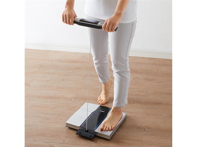 タニタ、「TANITA 4C Technology」を搭載した左右部位別体組成計「RD