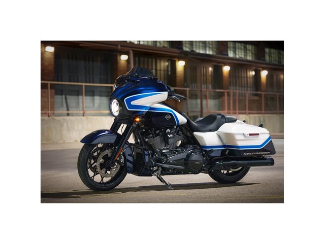 世界限定500台！ ハーレーのツーリングモデルにカスタムペイントの限定