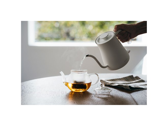バルミューダ、“小さくて美しい”電気ケトル「BALMUDA The Pot」を