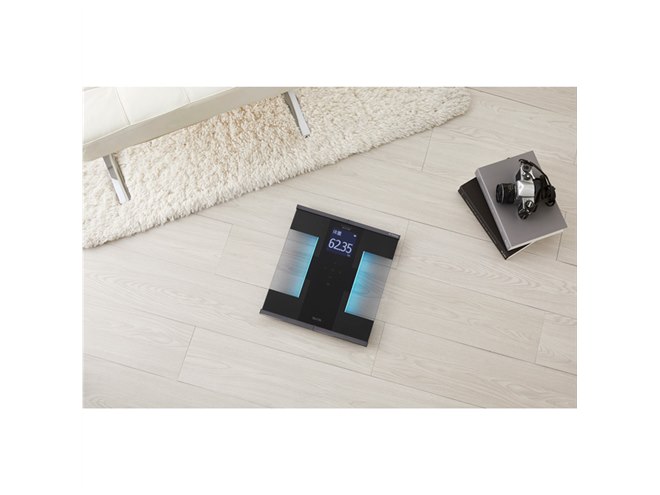 タニタ、無線LANデータ転送に対応したハイスペック体組成計「RD-930L