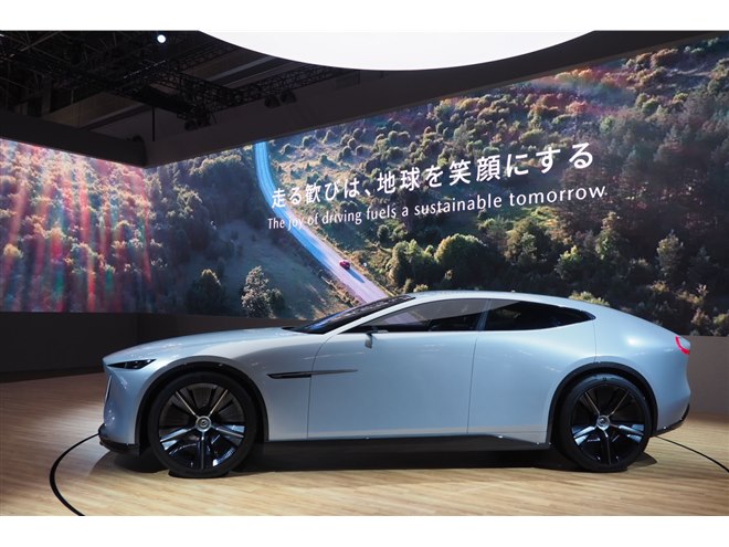 マツダが「ビジョンXクーペ」「ビジョンXコンパクト」と新型「CX-5」を