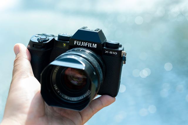 富士フイルム FUJIFILM X-S10 ボディ 価格比較 - 価格.com