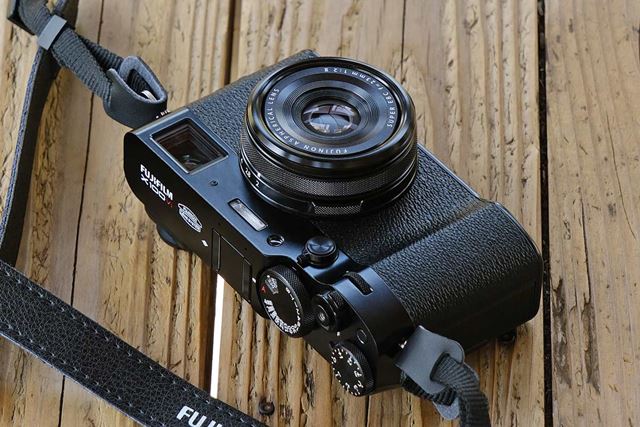 富士フイルム FUJIFILM X100VI [シルバー] 価格比較 - 価格.com