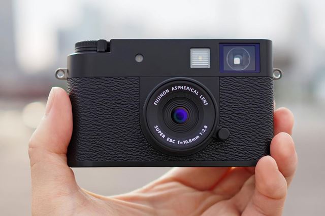 美品】FUJIFILM Xhalf ブラック 撮影1000回 Amazon.co.jp: FUJIFILM X