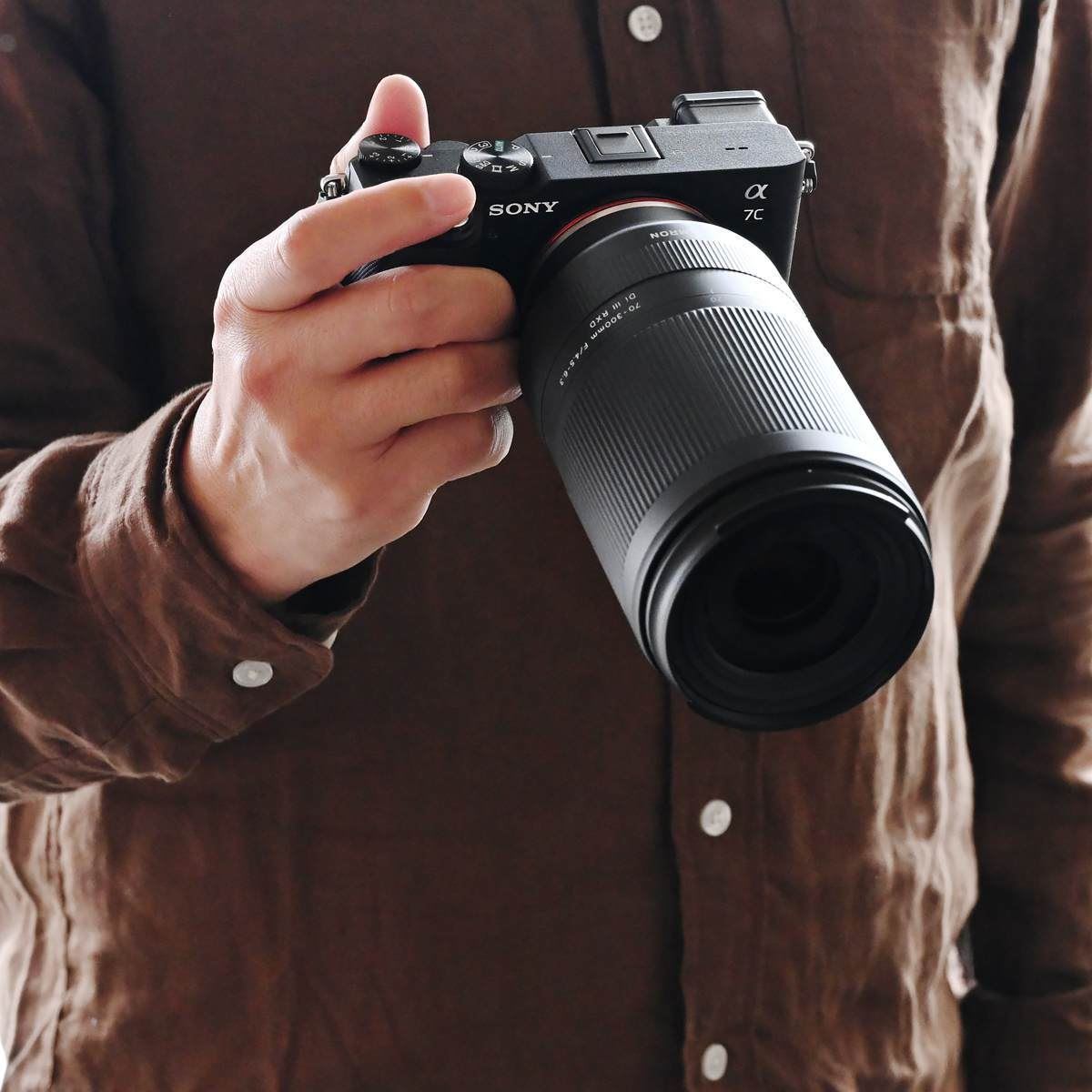 世界最小・最軽量の望遠ズーム！ タムロン「70-300mm F/4.5-6.3 Di III