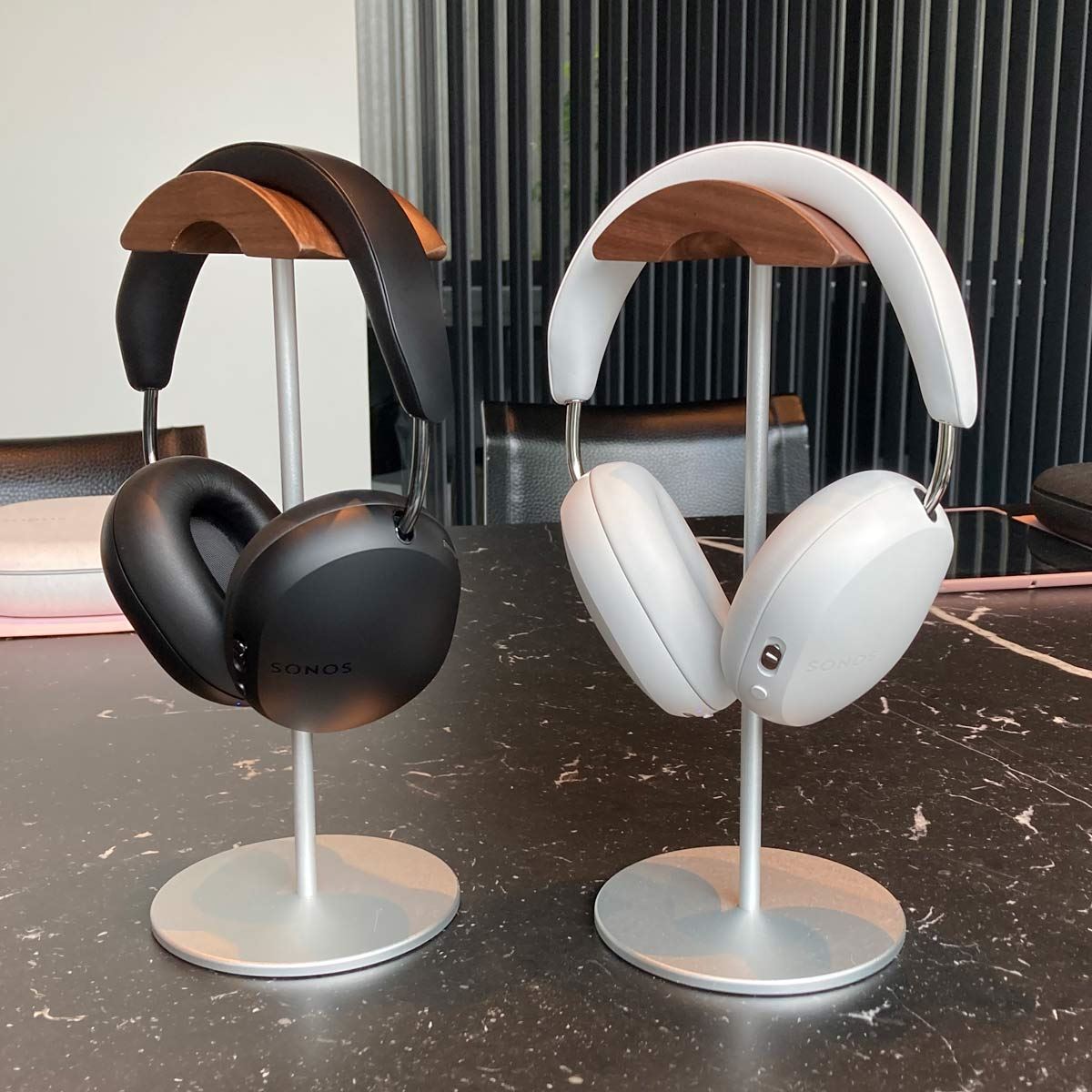 Sonos初のワイヤレスヘッドホン「Sonos Ace」が登場！ ホームシアター