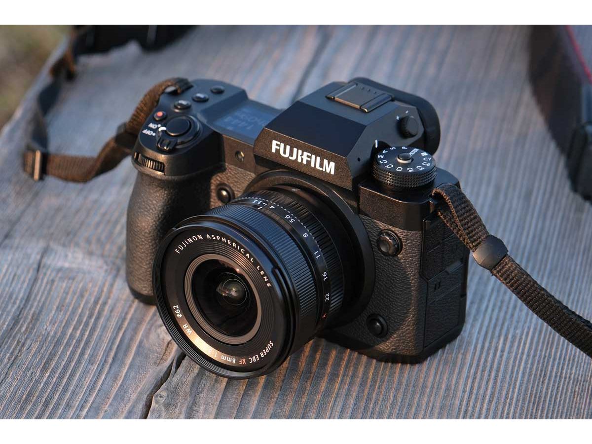 重量約215gの超広角レンズ！ 富士フイルム「XF8mmF3.5 R WR」発売前