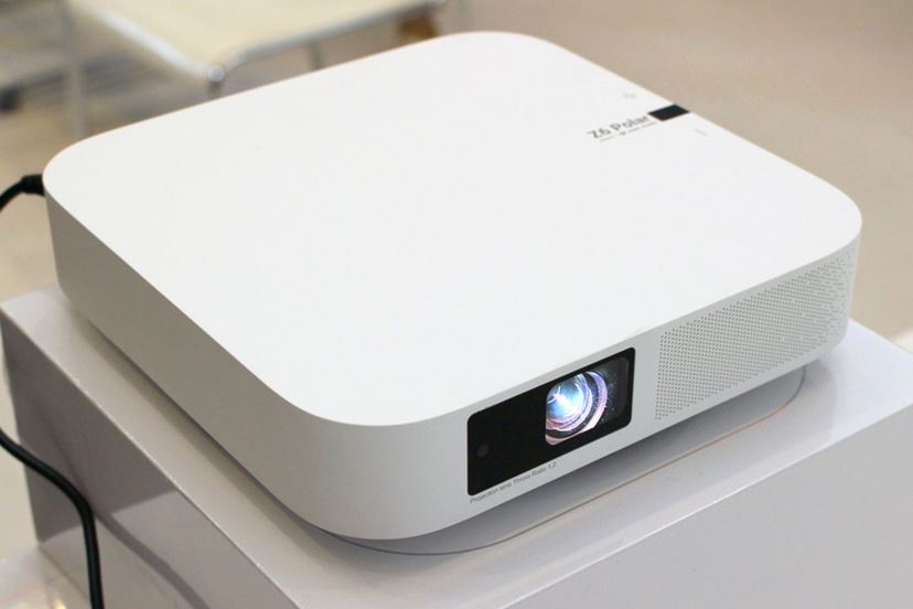 あの「popIn Aladdin」のサービスが入ったコンパクトプロジェクターが