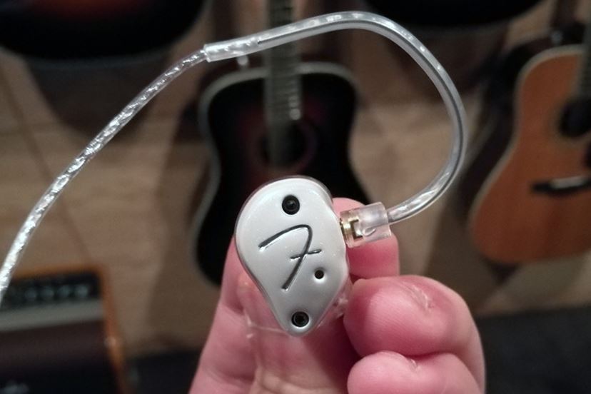 Fenderから6BA搭載の最上位イヤホン「FXA9」が登場！ - 価格.comマガジン