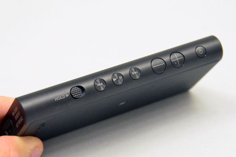 シリーズ最高傑作！ ソニー渾身の新ウォークマン「ZX300」「A40