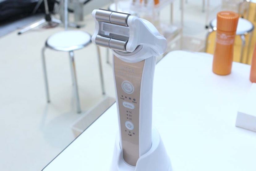 ナリス化粧品から、クール機能を搭載した新生「メガビューティ」が登場