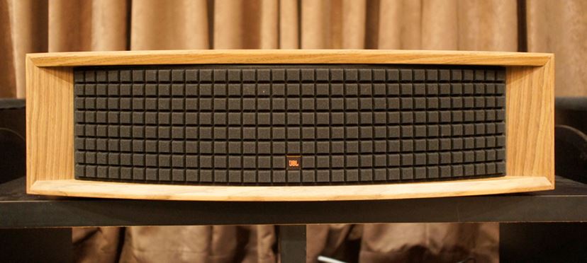 おしゃれサウンドバー的に使える!? JBLの全部入りスピーカー「L42ms