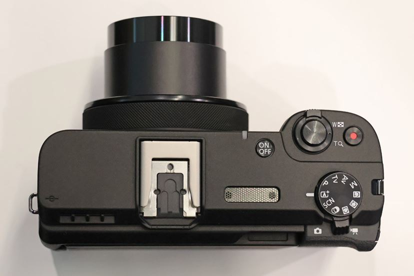 キヤノン「PowerShot V1」誕生！ 1.4型センサー搭載で動画も静止画も