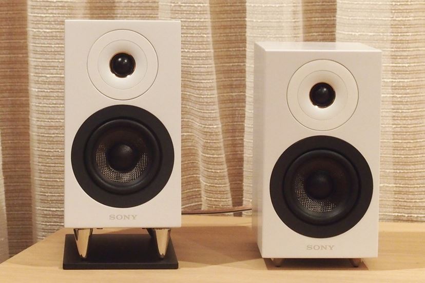 デスクトップを“極めた”小型オーディオ、ソニー「CAS-1」が面白い