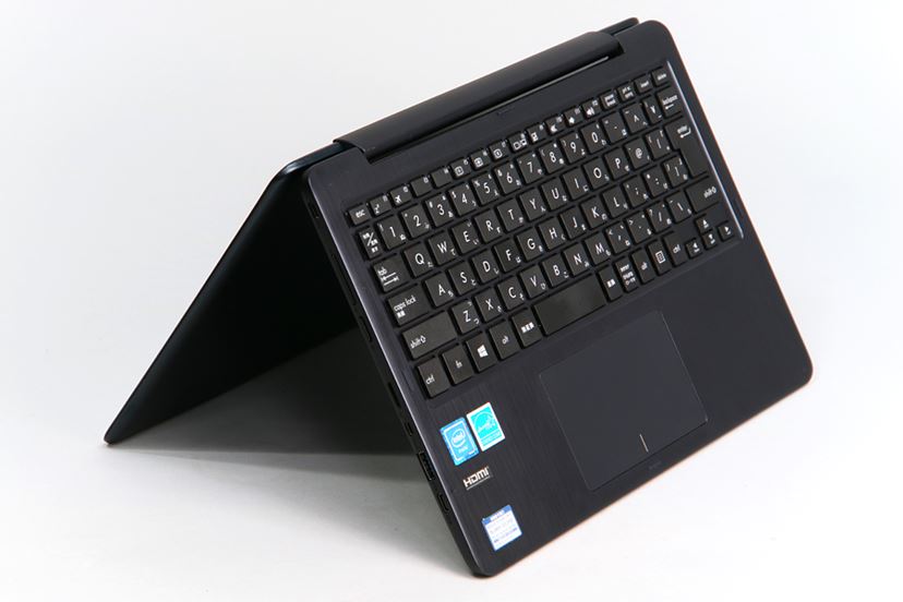 安くても使える!? 4万円台の2in1パソコン「TransBook Flip TP200SA