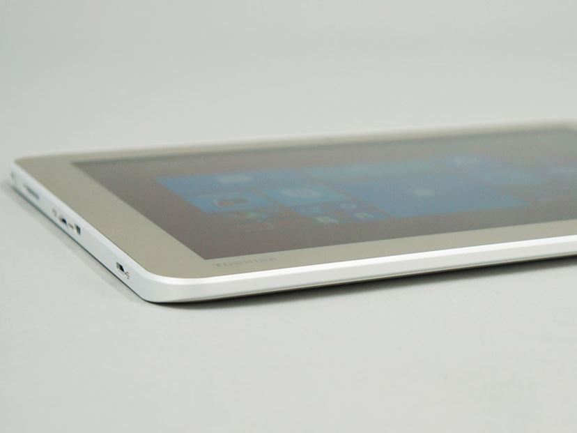 プロのイラストレーターが挑戦！ ワコムのペン技術を搭載したWindows