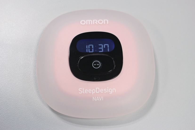 寝付きが悪い人は試してみて！ オムロン「ねむり時間計」の「呼吸