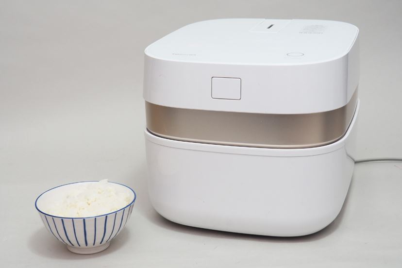 羽釜と真空で炊きあげる東芝「かまど本羽釜 RC-10ZWH」のウマさに迫る