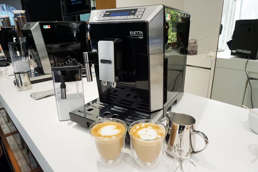 高機能なのに簡単操作！ 深蒸しレギュラーコーヒーと豊富なミルク