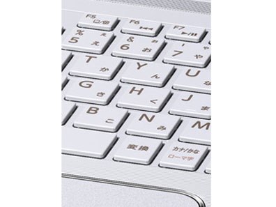 dynabook T653 T653/57JW PT65357JBMW [リュクスホワイト]の製品画像