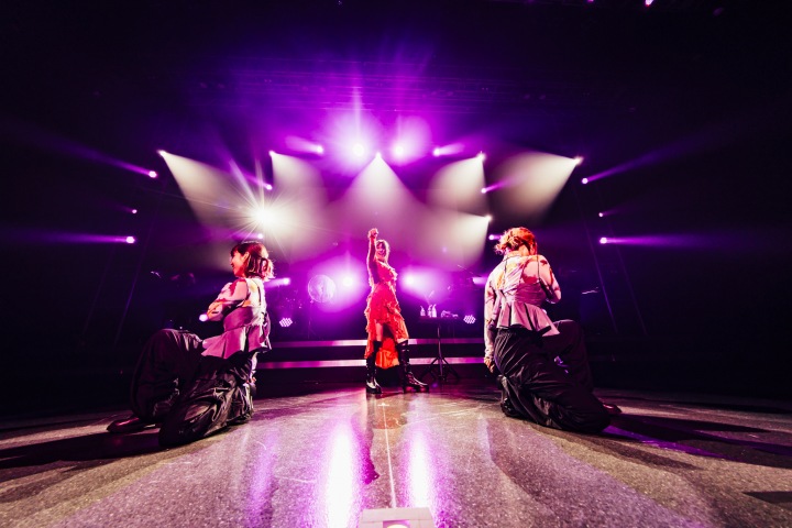 鈴木このみが「歌」に込めた、大きな飛躍への覚悟──〈鈴木このみ