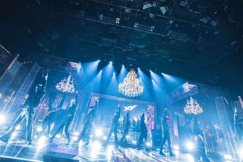 オフィシャルレポ】XY×YOSHIKI、〈Premium Music 2023〉でデビュー曲を