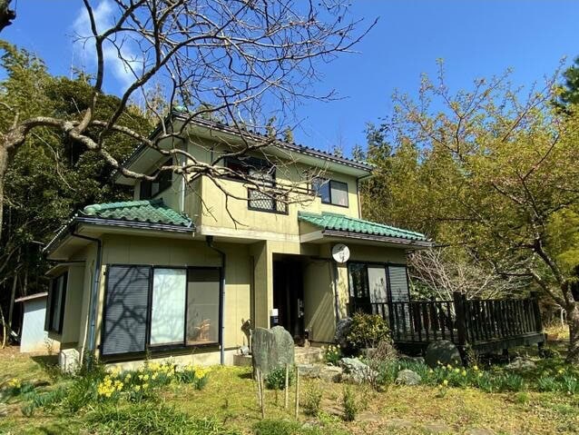 千葉県勝浦市で自然満喫の田舎暮らし！おしゃれなウッドデッキと農地