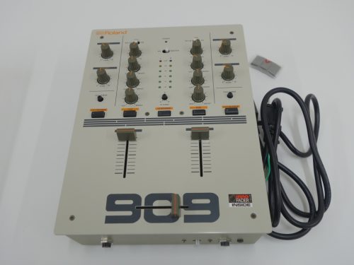 ローランド限定 ターンテーブル「TT-99」とDJミキサー「DJ-99」実機見