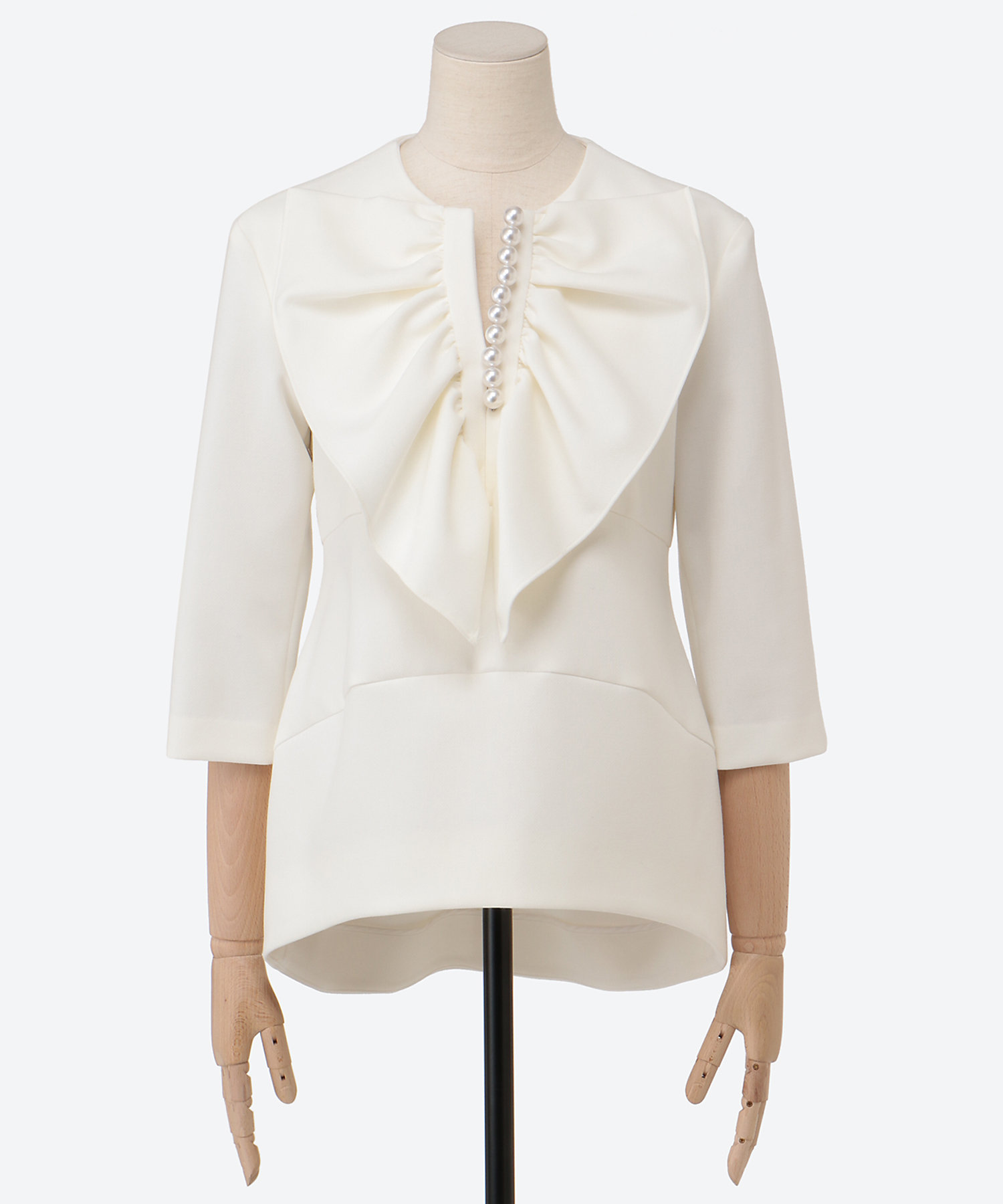 ボリュームラッフルパールスリットラインブラウス YCB－425