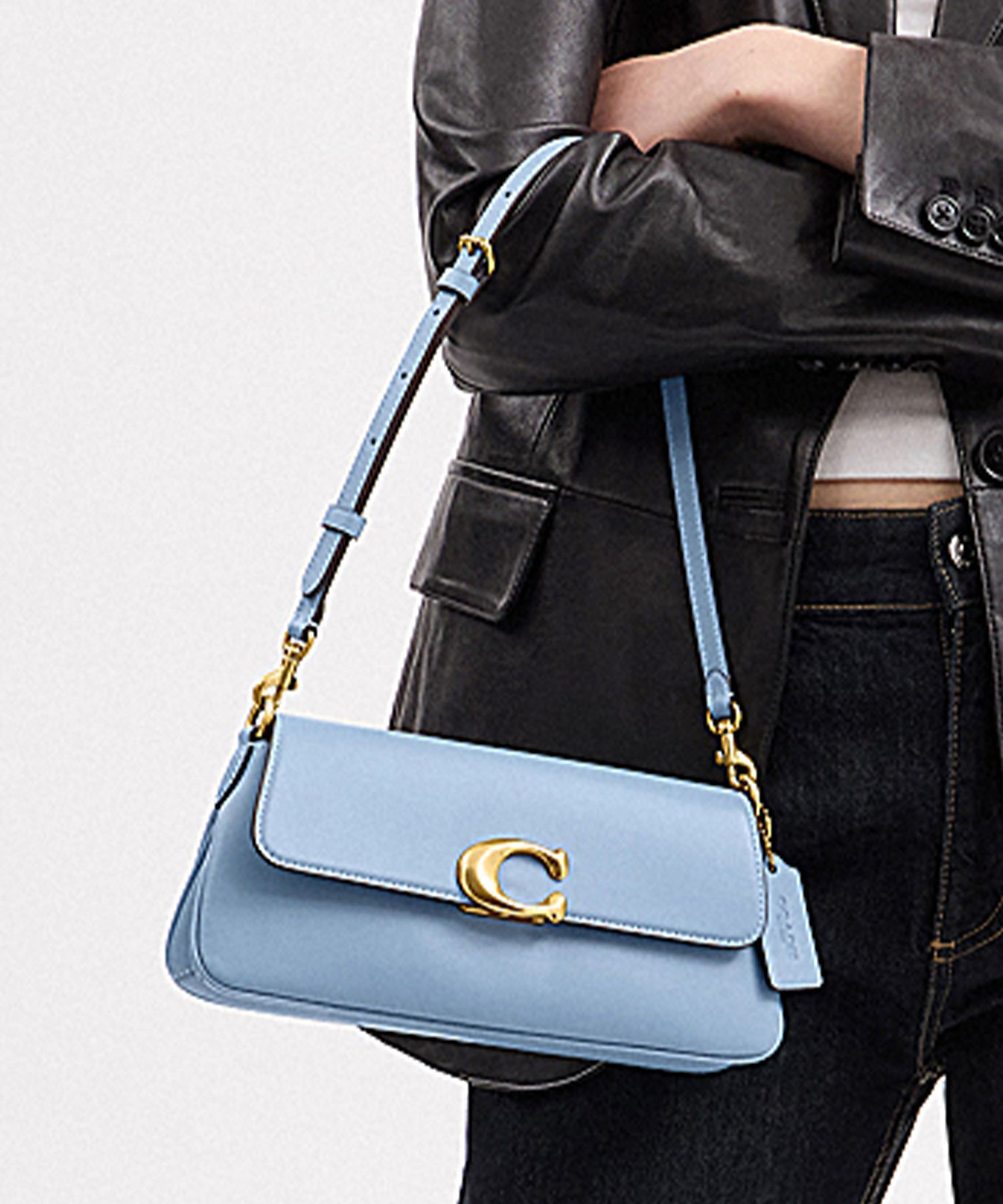 BPF03_CAM16 B4PUB_BLUE00?$VS_1500$