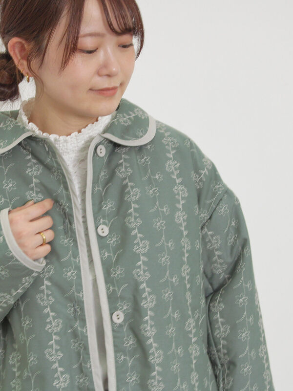セール】 中綿花柄刺繍パイピングジャケット（チャコールグレー