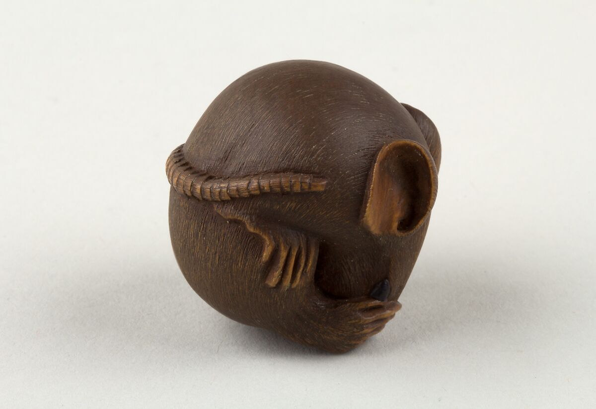 丸ネズミ根付け Netsuke of a Rat Curled into a Ball】日本‐明治時代‐