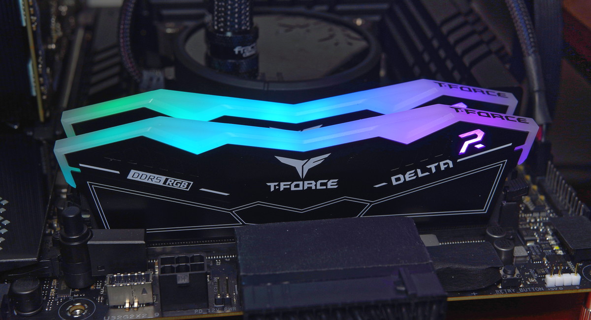 Team T-FORCE DELTA RGB DDR5」をレビュー。6400MHz XMPのメモリOCを