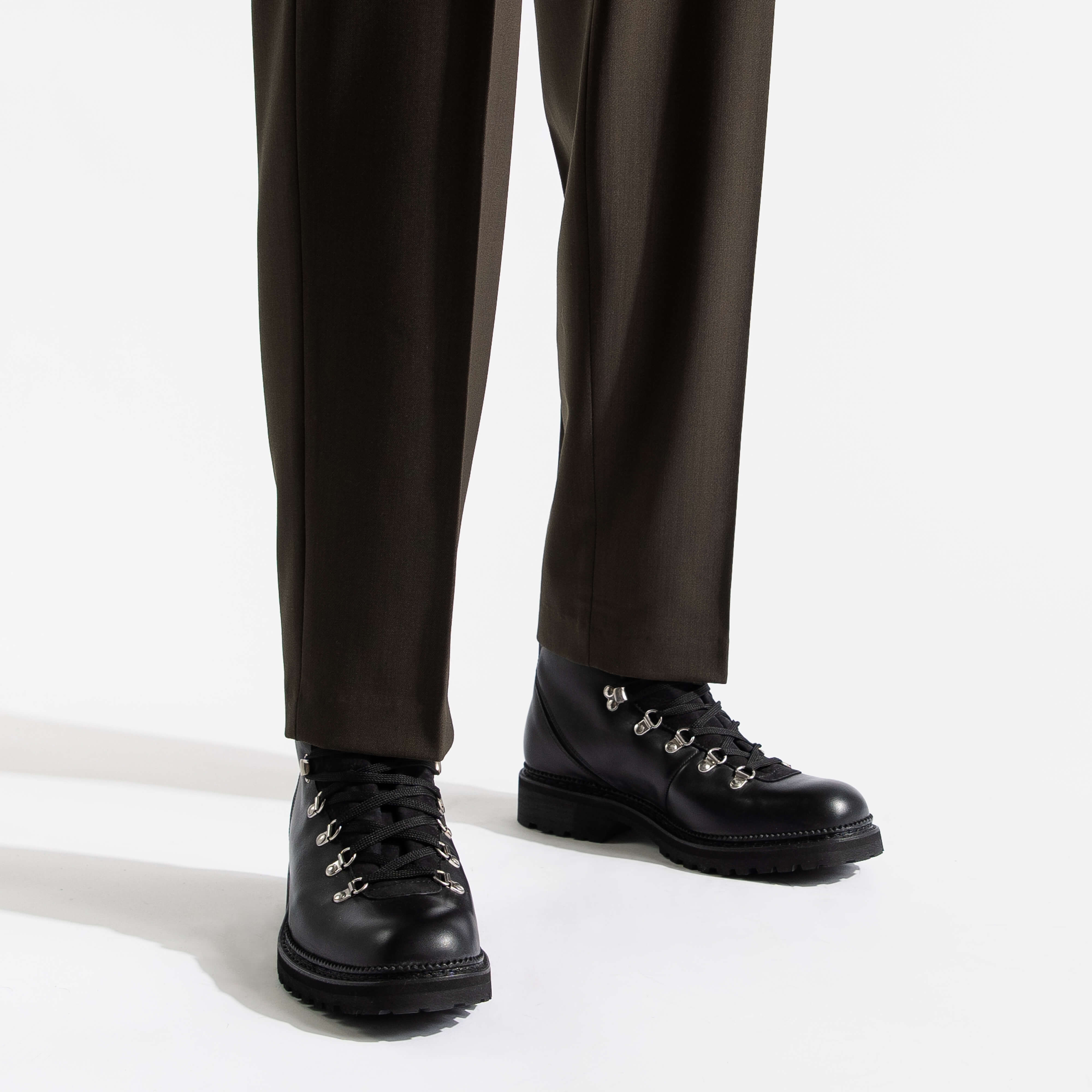 Men's Black wax calfskin & black nubuck GRW Hiking Boots – J.M. Weston