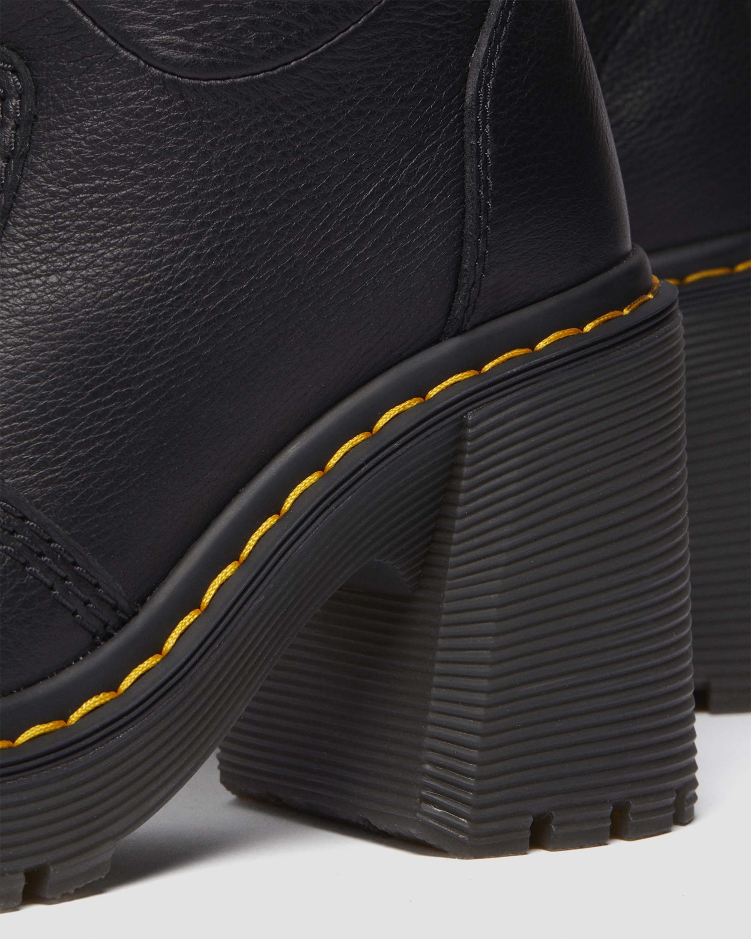 KASEY プル オン ブーツ