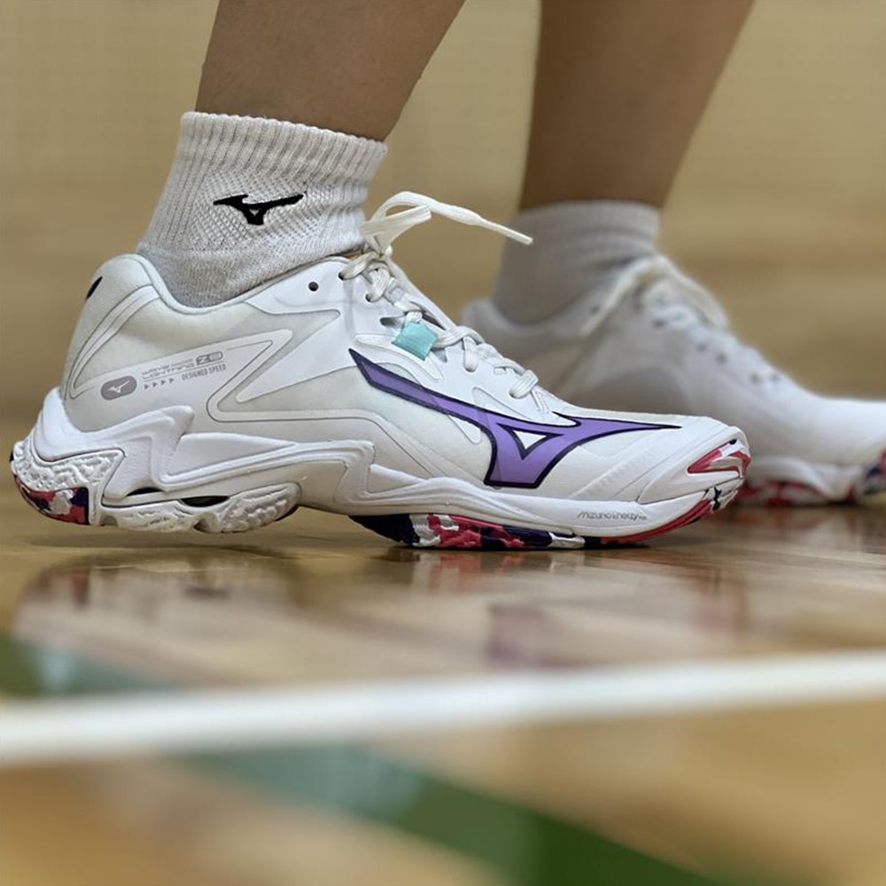 ミズノ直営限定】ウエーブライトニング Z8(バレーボール)|V1GC2400