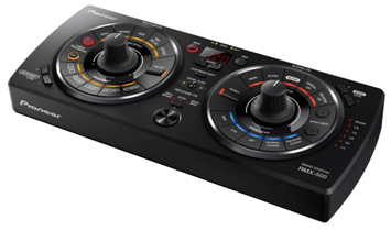 業界初、1つのノブを押す・回す操作でエフェクトの自在な変化を可能に