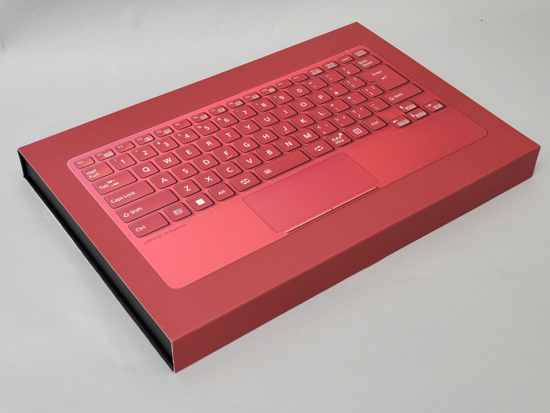 ノートパソコンからくり抜いたようなデザインと使い心地――「LIFEBOOK