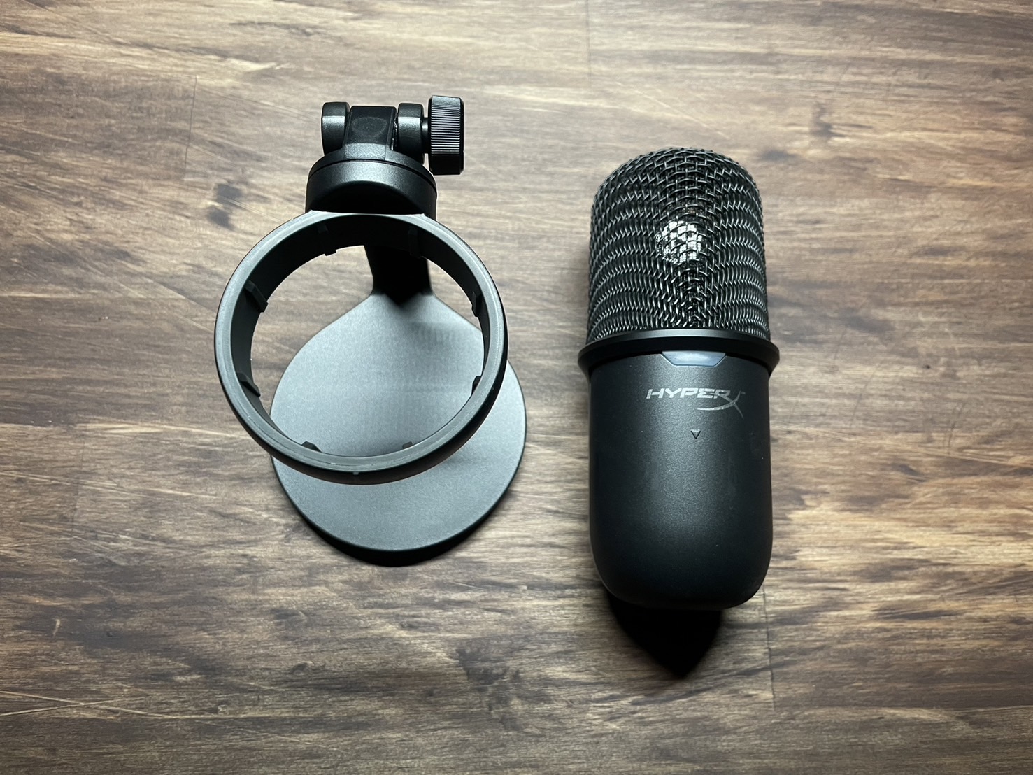 コンデンサーマイク】HyperX SoloCast マイクアームは使うべき？ | こ