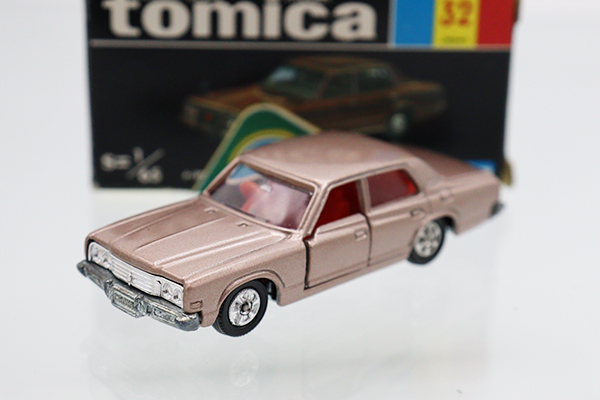 ミニカーショップ ケンボックス トミカ 黒箱☆32☆トヨタクラウン 2600