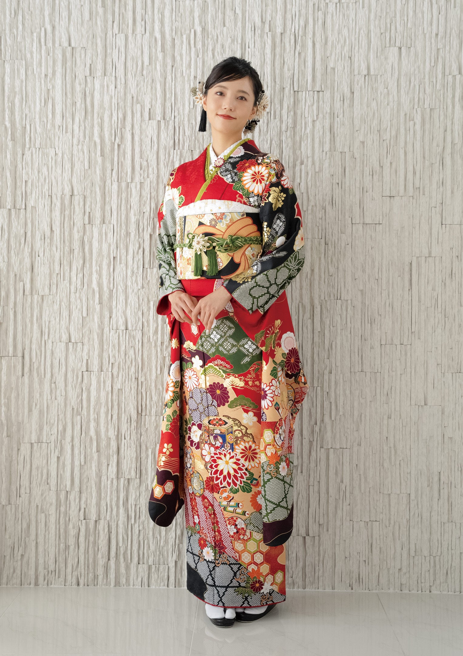 振袖ネットレンタル：古典柄と赤】シックで伝統的/KH-476 – kimono